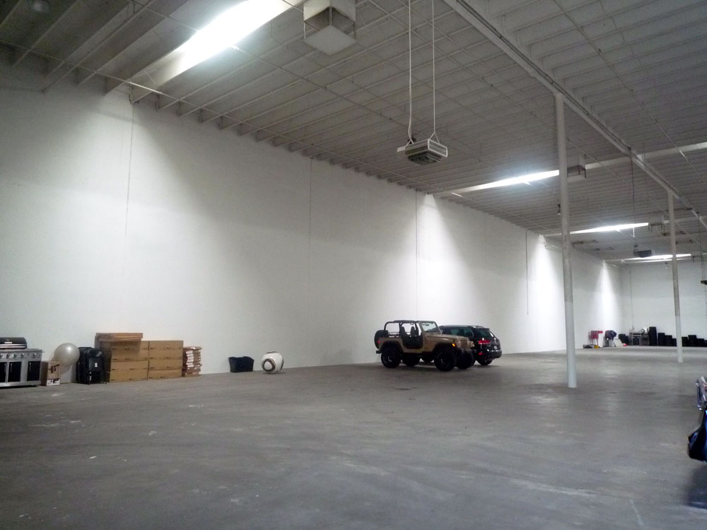 2301b | 00000005012 | studio - warehouse,       car,